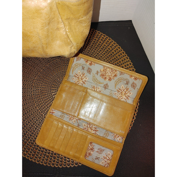 HOBO International Bag & HOBO Jill Trifold Wallet Set - Picture 3 of 11